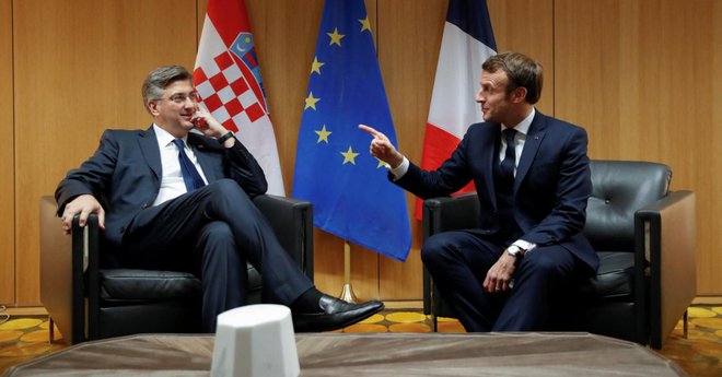 Emmanuel Macron (desno) in Andrej Plenković sta se srečala že lani, ko je svetu EU predsedovala Hrvaška. FOTO: Christian Hartmann/AFP
