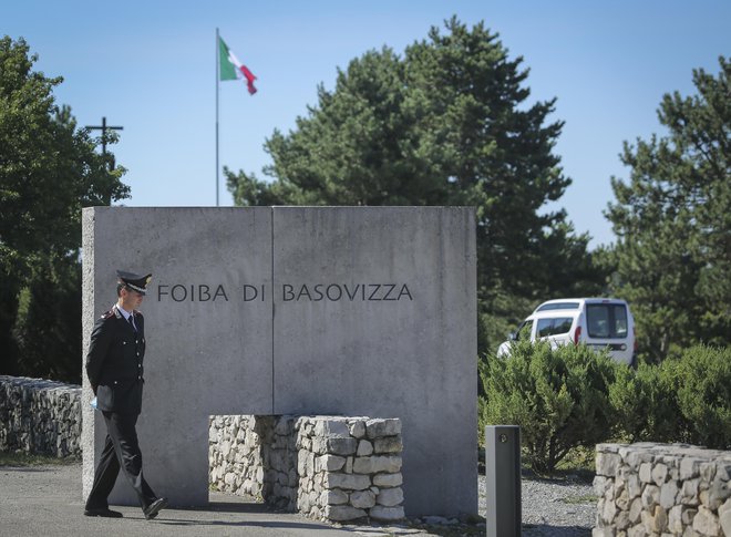 Poudarjanje italijanskega trpljenja ob koncu druge svetovne vojne, ki ga predstavlja bazoviški Šoht, je v italijanski javnosti večkrat predstavljeno brez zgodovinskega konteksta. FOTO:Jože Suhadolnik/Delo