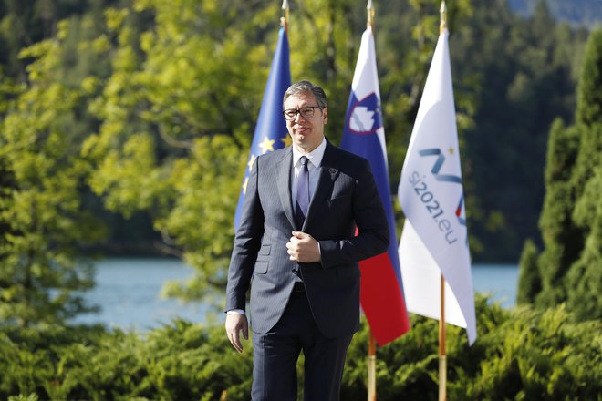 Srbski predsednik Aleksandar Vučić je o širitvi EU na Zahodni Balkan dejal, da so bili v Srbiji na začetku zelo navdušeni nad pridruževanjem EU, zdaj pa tega navdušenja ni več, zato iščejo druge rešitve za svoje izzive. Foto Leon Vidic