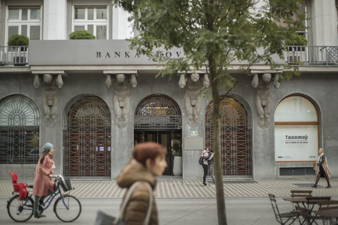 Banka Slovenije zdaj dovoljuje izplačilo dividend, a hkrati poziva k previdnosti. FOTO: Leon Vidic/Delo