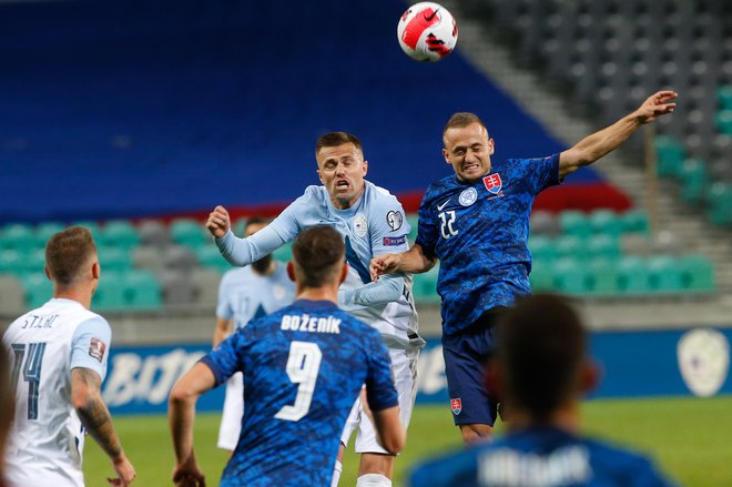 Slovenska reprezentanca bo jutri proti Malti igrala brez kaznovanega Josipa Iličića (v skoku levo). FOTO: Voranc Vogel/Delo