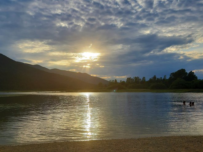 Polno Cerkniško jezero … FOTO: Blaž Kondža