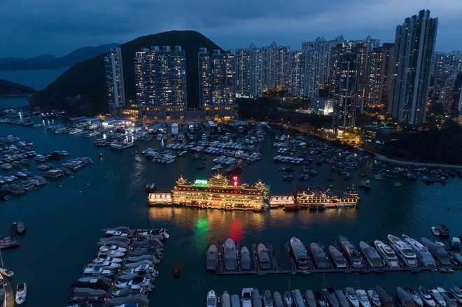 Gre eksodus zvezdniških kuharjev iz Hongkonga razumeti tudi kot opozorilo? Foto Dale De La Rey/AFP