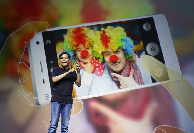 Lei Jun, ustanovitelj Xiaomija, je dobil vzdevek kitajski Steve Jobs. FOTO: Jason Lee/Reuters