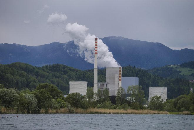 Eno največjih podražitev ogrevanja bodo občutili prebivalci Šaleške doline, saj je agencija za energijo že potrdila dvig cene toplote Termoelektrarni Šoštanj. FOTO: Jože Suhadolnik/Delo