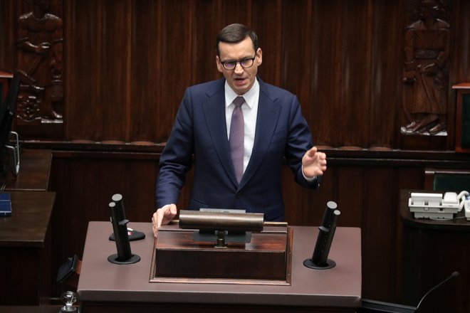 Poljska se pod nacional-konservativno vlado Mateusza Morawieckega čedalje bolj oddaljuje od glavnega toka EU. FOTO: Sławomir Kaminski/Reuters