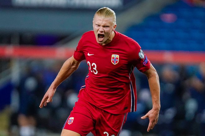 Haaland (na fotografiji) proslavlja svoj zadetek za končnih 5:1 na štadionu Ullevaal. FOTO: Hakon Mosvold Larsen/AFP