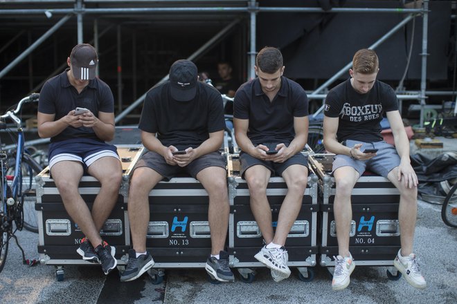 Javnost kot miselni prostor izmenjave informacij in stališč, ki z argumentiranim dialogom vodi do sprejemanja razumnih skupnih odločitev, predstavlja temelj demokracije. FOTO: Jure Eržen