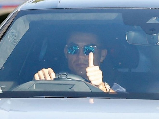 Ronaldo je pozdravil fotografe. FOTO: twitter