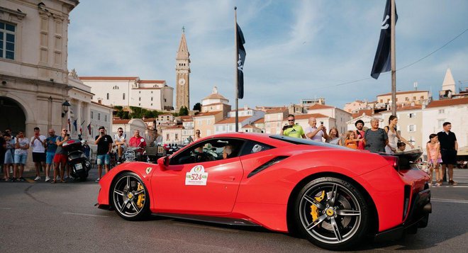 Ferrariji v Piranu. FOTO: Arin Rapus