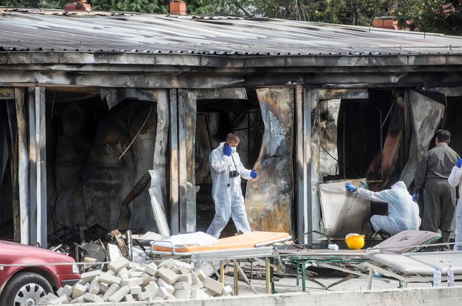 Eksplozija in požar sta povzročila precej nezadovoljstva javnosti. FOTO: Robert Atanasovski/AFP
