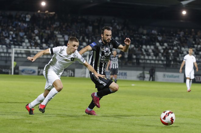 V Murski Soboti ni manjkalo zanimivih igralskih dvobojev. FOTO: Leon Vidic/Delo