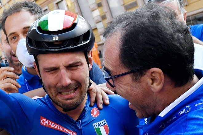 Sonny Colbrelli je Italiji prikolesaril četrti zaporedni naslov evropskega prvaka. FOTO: Alberto Pizzoli/AFP