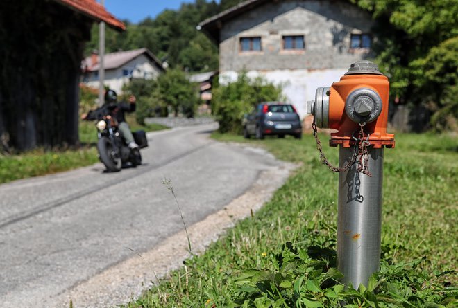 Vodovod so prenovili tudi v Volavljah. FOTO: Blaž Samec/Delo