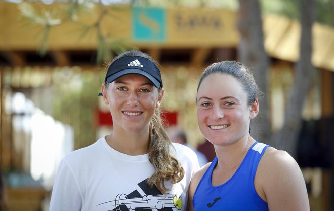 Kaja Juvan in Tamara Zidanšek že imata nabrušena loparja za igre v Portorožu. FOTO: Matej Družnik