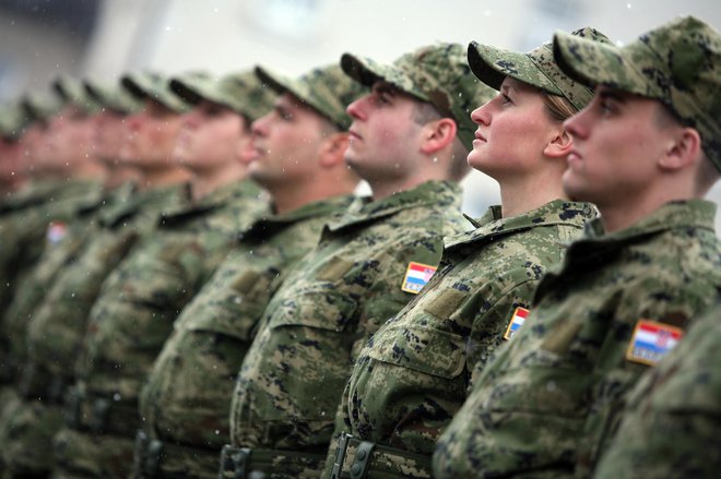 Večina denarja je šla za plače častnikov in vojakov. Stroškom vojakov je treba dodati tudi nekaj denarja, ki so ga porabili za hrvaške policiste in diplomate v Afganistanu (fotografija je simbolična). FOTO:&nbsp;Danijel Soldo/Cropix&nbsp;