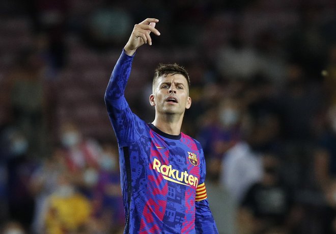 Gerard Pique je po tekmi proti Bayernu navijačem jasno dal vedeti, da je nezadovoljen z njihovimi odzivom. FOTO: Albert Gea/Reuters