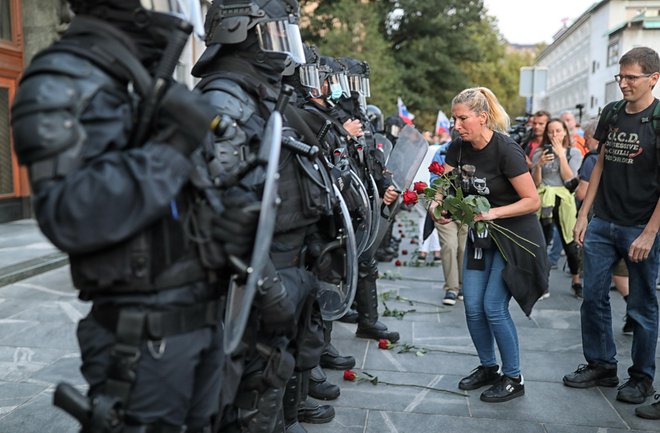 Naša policija je po opremljenosti in usposobljenosti na povsem evropski ravni, kar je razlog za optimizem, da bodo morebitni poskusi nasilja tudi v prihodnje hitro obvladani, meni Branko Lobnikar. Foto Blaž Samec