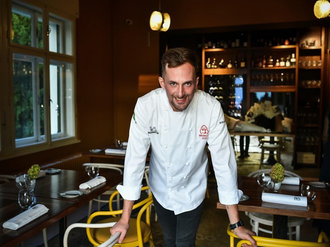 Vodenje kuhinje prenovljenega Pena prevzema chef Mojmir Marko Šiftar, mladi talent 2019 po izboru vodiča Gault &amp; Millau Slovenije in dobitnik Michelinove oznake Bib Gourmand. Foto Peter Irman