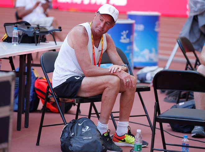 Salazar (na fotografiji) spremlja nastope na SP 2015 v Pekingu. FOTO: Phil Noble/Reuters