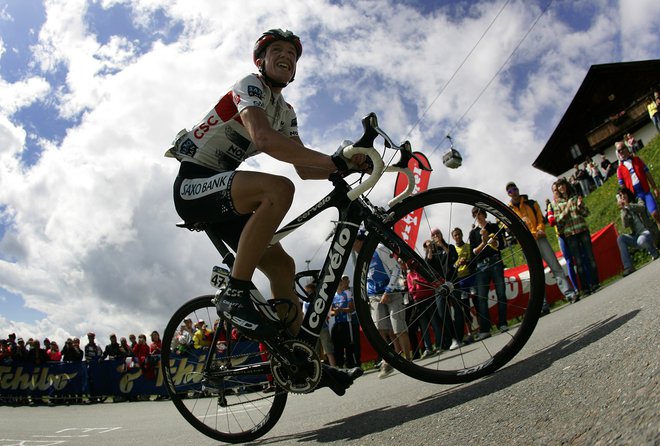 Chris Anker Sørensen (na fotografiji) prodira proti etapni zmagi na dirki po Avstriji v Kitzbühlu leta 2008. FOTO:&nbsp;Dominic Ebenbichler/Reuters