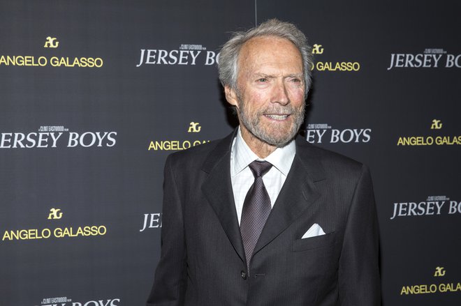 Legendarni ameriški igralec in režiser Clint Eastwood, ki je maja dopolnil 91 let, kljub zavidljivi starosti ne počiva. FOTO: Andrew Kelly/ Reuters