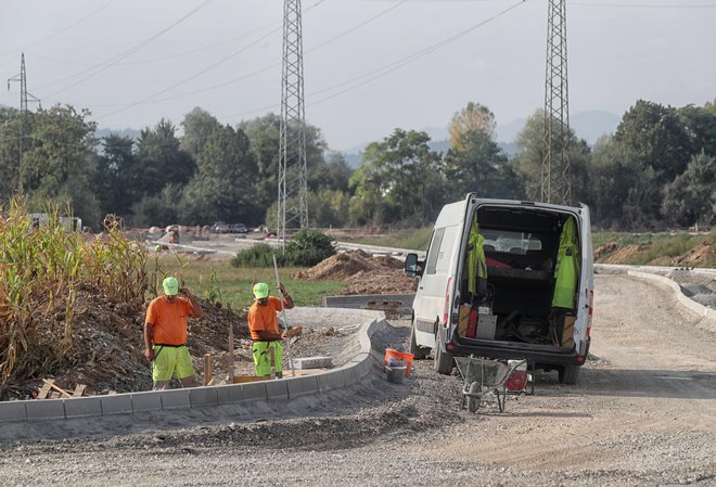 Industrijska cesta se bo prek Ceste v Prod&ndash;Zalog priključila na štajersko avtocesto. FOTO: Blaž Samec/Delo