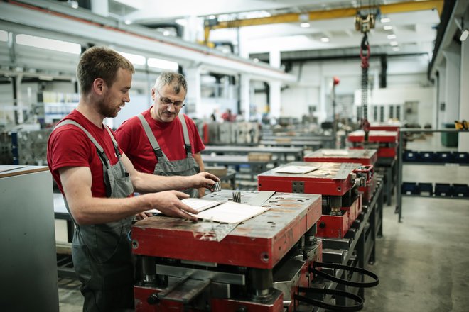 Pobuda Gremo je zelo pomembna za zagotovitev dolgoročne konkurenčnosti slovenske avtomobilske industrije. FOTO: Uroš Hočevar/Delo