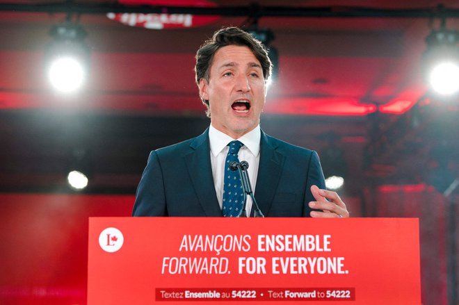 Trudeau naj bi glede na napovedi tokrat znova oblikoval manjšinsko vlado in se zanašal na podporo nekaterih drugih strank. FOTO: Andrej Ivanov/AFP