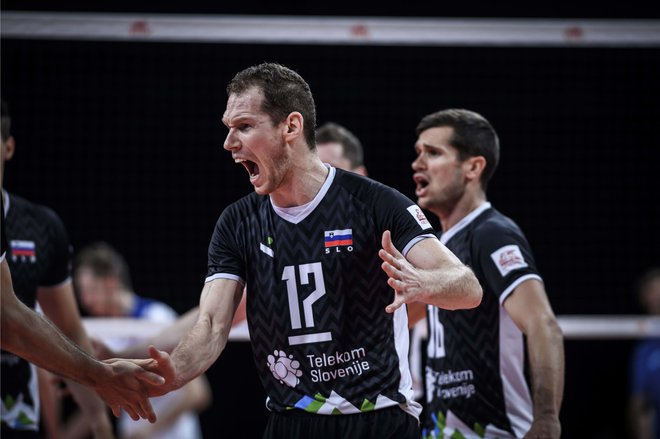 Tine Urnaut (na fotografiji) se je spet ozrl na vrhunski uspeh slovenske odbojke. FOTO: Fivb