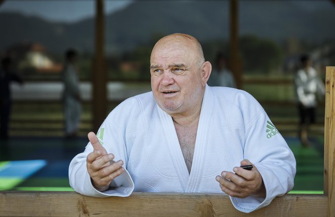 Kovača olimpijskih kolajn Marjana Fabjana je na Lopati obiskal tudi prvi mož Mednarodne judo zveze Mariusz Vizer. FOTO: Jože Suhadolnik/Delo