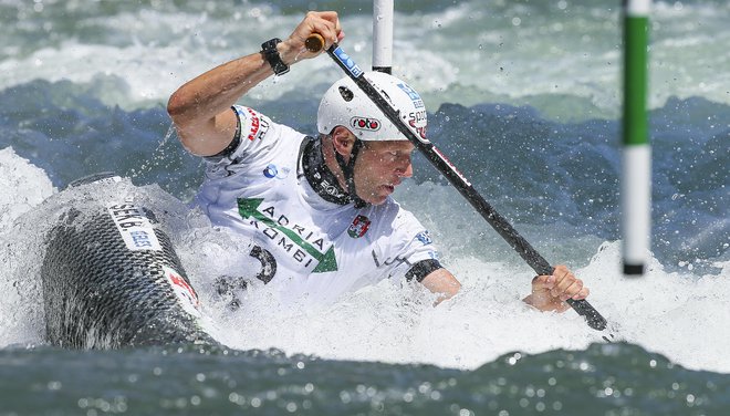 Benjamin Savšek med akcijo. FOTO: Jože Suhadolnik