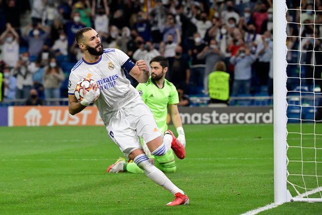 Realov napadalec Karim Benzema se ni mogel prav veliko veseliti pomembnega strelskega dosežka. Poraz proti Šerifu je najbrž največje presenečenje v zgodovini lige prvakov. FOTO: Javier Soriano/AFP