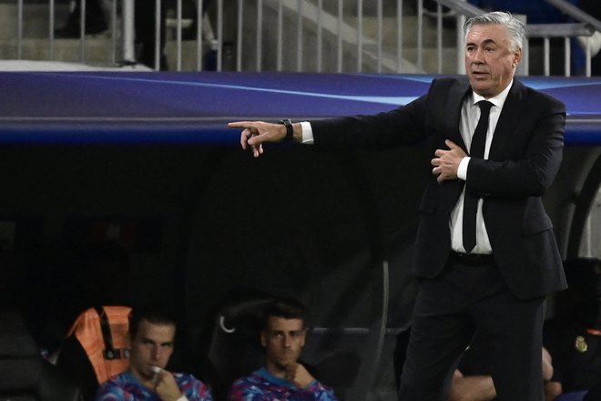 Trener madridskega Reala Carlo Ancelotti je utrpel enega od najtežjih porazov v bogati karieri, ki pa ga ni pretirano ujezil. FOTO: Javier Soriano/AFP