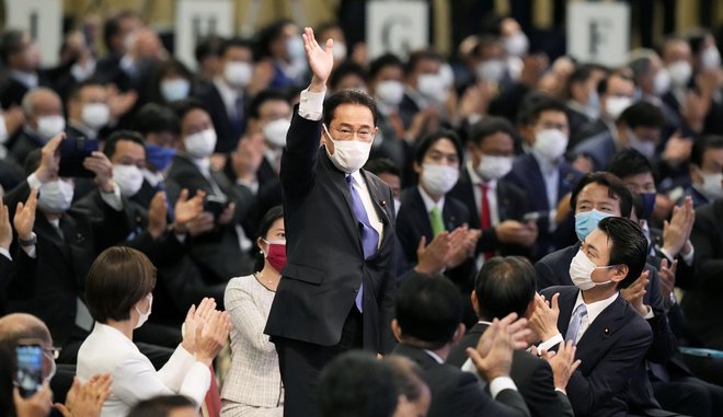 Pričakovati je, da bo spodnji dom japonskega parlamenta v ponedeljek Fumioja Kišido izglasoval za novega predsednika vlade. FOTO: Reuters