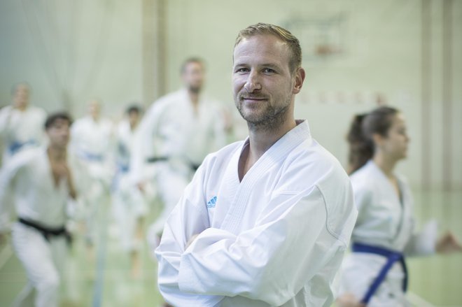 Matija Matijević ima kot trener še velike načrte s svojimi nadarjenimi varovanci pri Karate klubu Ljubljana. FOTO: Jure Eržen/Delo