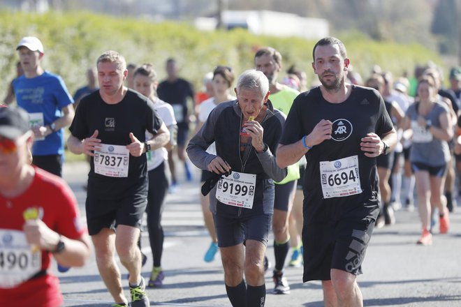 Vaša mentalna moč bo s kilometri, med 17. in 32., začela pešati. FOTO: Leon Vidic/Delo