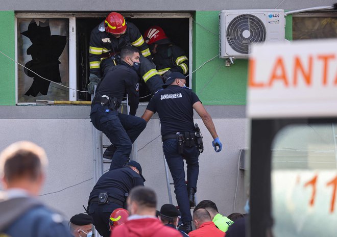 Ko je zgorelo, je bilo v bolnišnici 113 bolnikov, od tega deset na intenzivni negi. FOTO: Costin Dinca/AFP