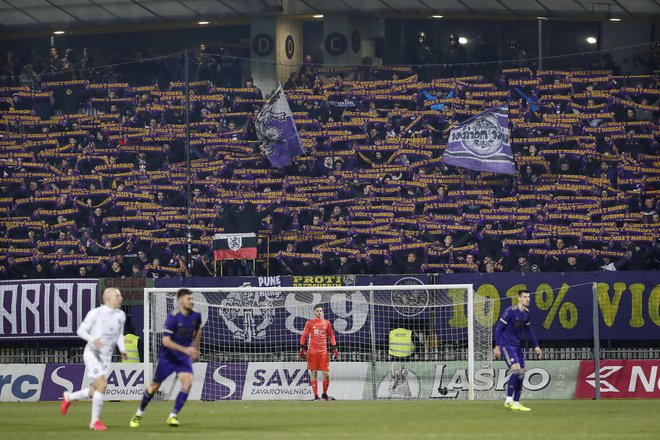 Maribor in Olimpija sta se v drugem derbiju sezone razšla brez golov, zeleno-beli pa v Ljudskem vrtu ostajajo neporaženi že od novembra leta 2017. FOTO: Leon Vidic/Delo