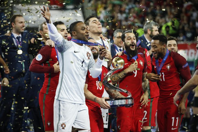Portugalska je združila naslova najboljših na stari celini ina na svetu. V finalu svetovnega prvenstva v Litvi je premagala branilce naslova Argentince. FOTO: Uroš Hočevar