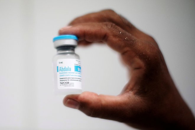 Svetovna zdravstvena organizacija (WHO) še ni odobrila kubanskega cepiva. FOTO: Alexandre Meneghini/Reuters