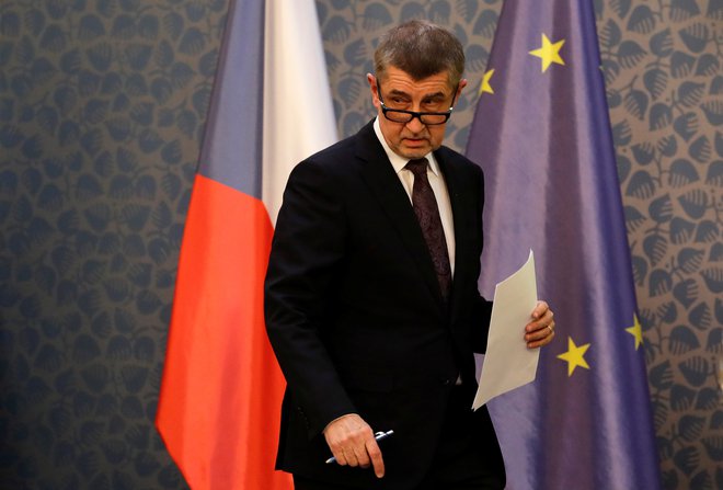 Češki premier in bogataš Andrej Babiš se lahko znajde v resnih težavah, saj ni prijavil ustanovitve dveh slamnatih podjetij, prek katerih je &raquo;opral&laquo; okoli 19 milijonov evrov. FOTO: David W Cerny/Reuters