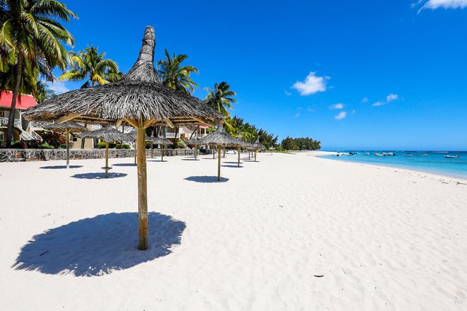 Idilične plaže na Mauritiusu še pred nekaj dnevi FOTO: Laura Morosoli/AFP