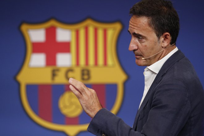 Generalni direktor nogometnega kluba Barcelona Ferran Reverter nima miru zaradi rdečih številk. FOTO: Albert Gea/Reuters