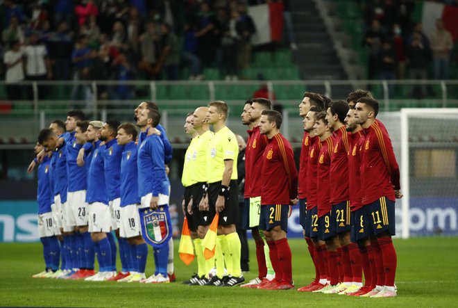 Tudi Italijani in Španci, ki so se sinoči merili v polfinalu lige narodov, si morajo šele zagotoviti prvo mesto v svoji skupini bitke za Katar. FOTO: Alessandro Garofalo/Reuters