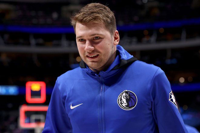 Luka Dončić (na fotografiji) je z Dallasom odigral tekmo v domači dvorani American Airlines Center. FOTO: Tom Pennington/AFP