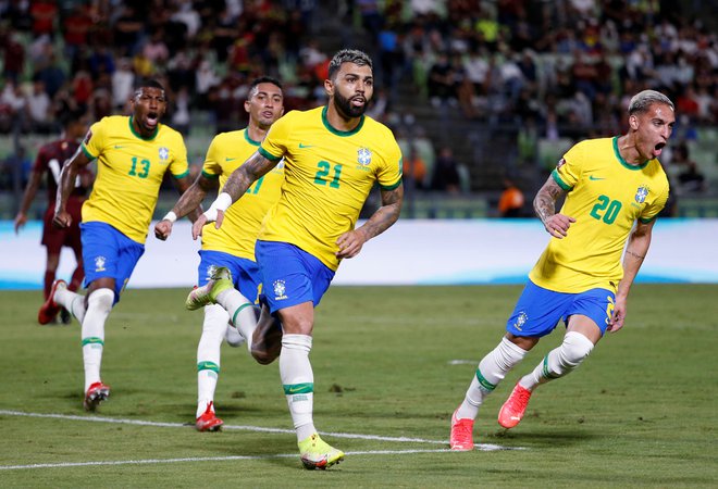 Gabriel je dosegel odločilni gol za Brazilijo z 11 metrov. FOTO: Manaure Quintero/Reuters