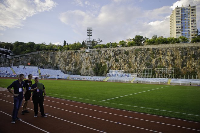 Štadion po skalnato steno za Reko ohranja poseben pomen. FOTO: Jože Suhadolnik/Delo