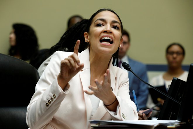 Newyorška kongresnica Alexandria Ocasio-Cortez glasno zagovarja zamisel, da bi Facebook razbili na dele. Foto Yuri Gripas/Reuters