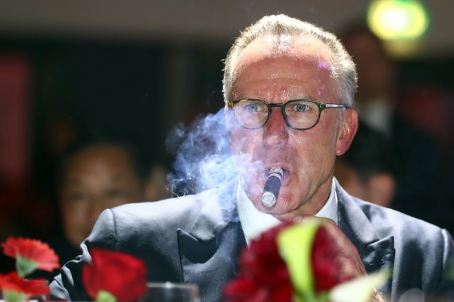 Karl-Heinz Rummenigge že ve, kaj govori. Pod njegovo taktirko je Bayern postal eden od finančno najstabilnejših klubov na svetu. FOTO: Alexander Hassenstein/Reuters